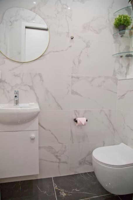 Fully Renovated Historic Apt In Heart Mouffetard Paris Extérieur photo